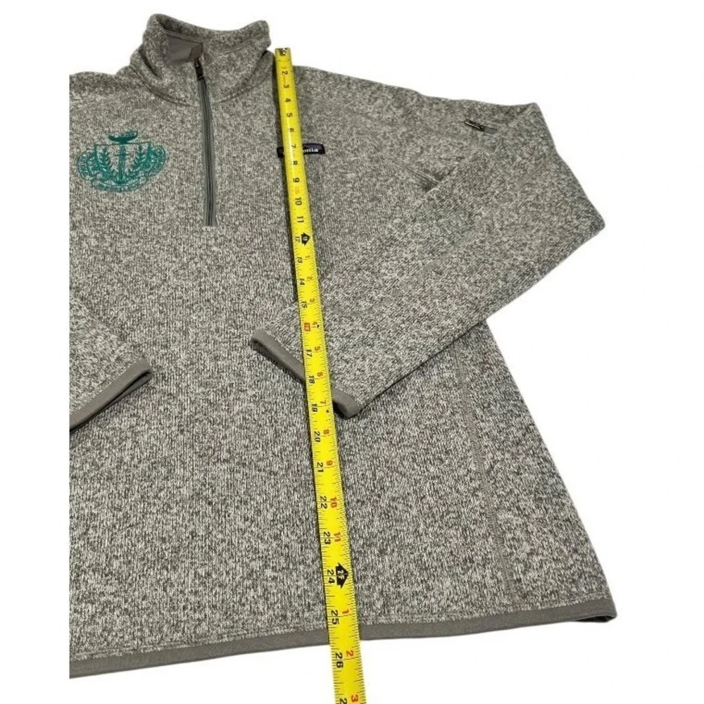 Patagonia Men's Fleece Quarter‎ Zip Pullover Sweater Gray Embroidered Logo M